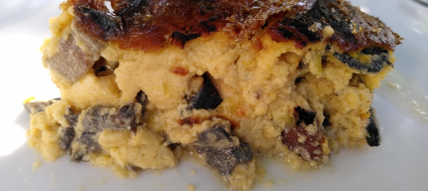 CRÈME BRÛLÉE DE CARBASSA amb gorgonzola, bolets i speck