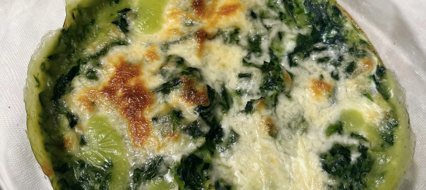 Espinacas a la crema con huevos poche