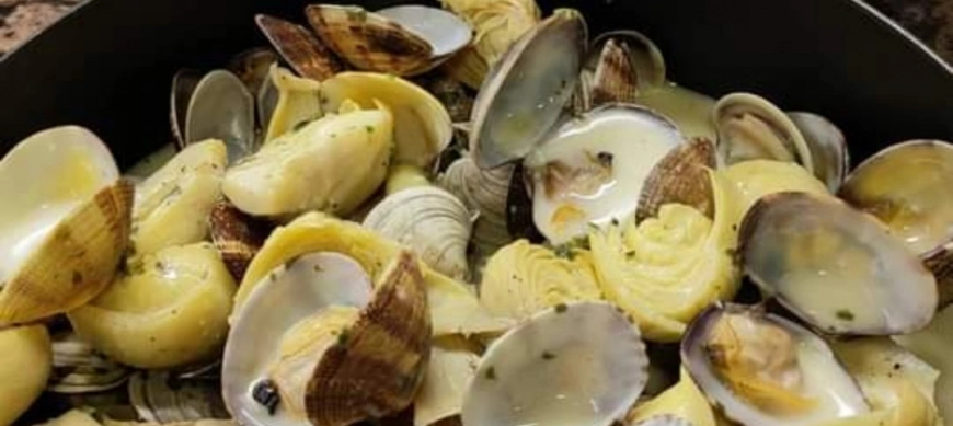 Alcachofas con almejas